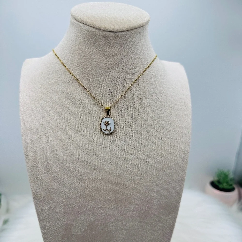 The Rose Pendant Necklace
